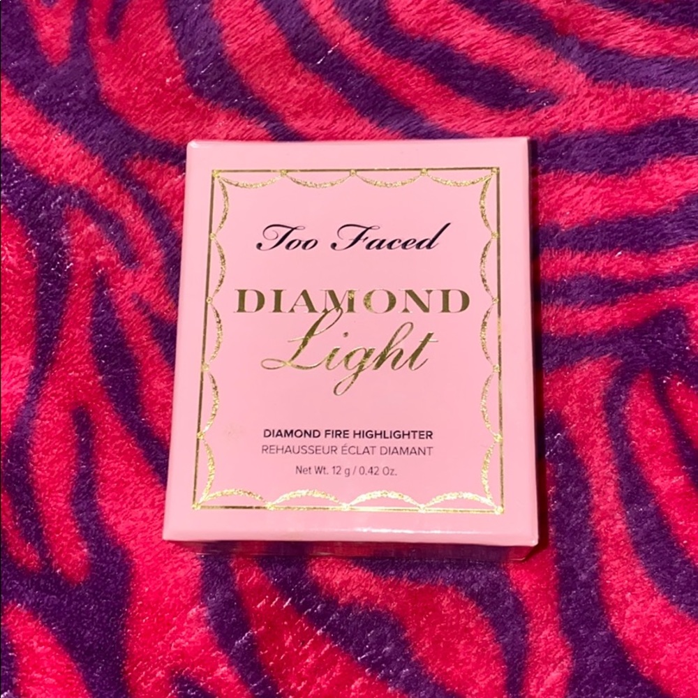 TooFaced Diamond Light Highlighter